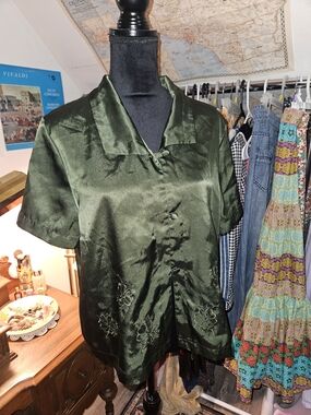 Satin Embroidered Short Sleeve Button-Front Blouse - Deep Olive Green